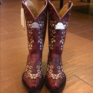 Beautiful cowboy boots!